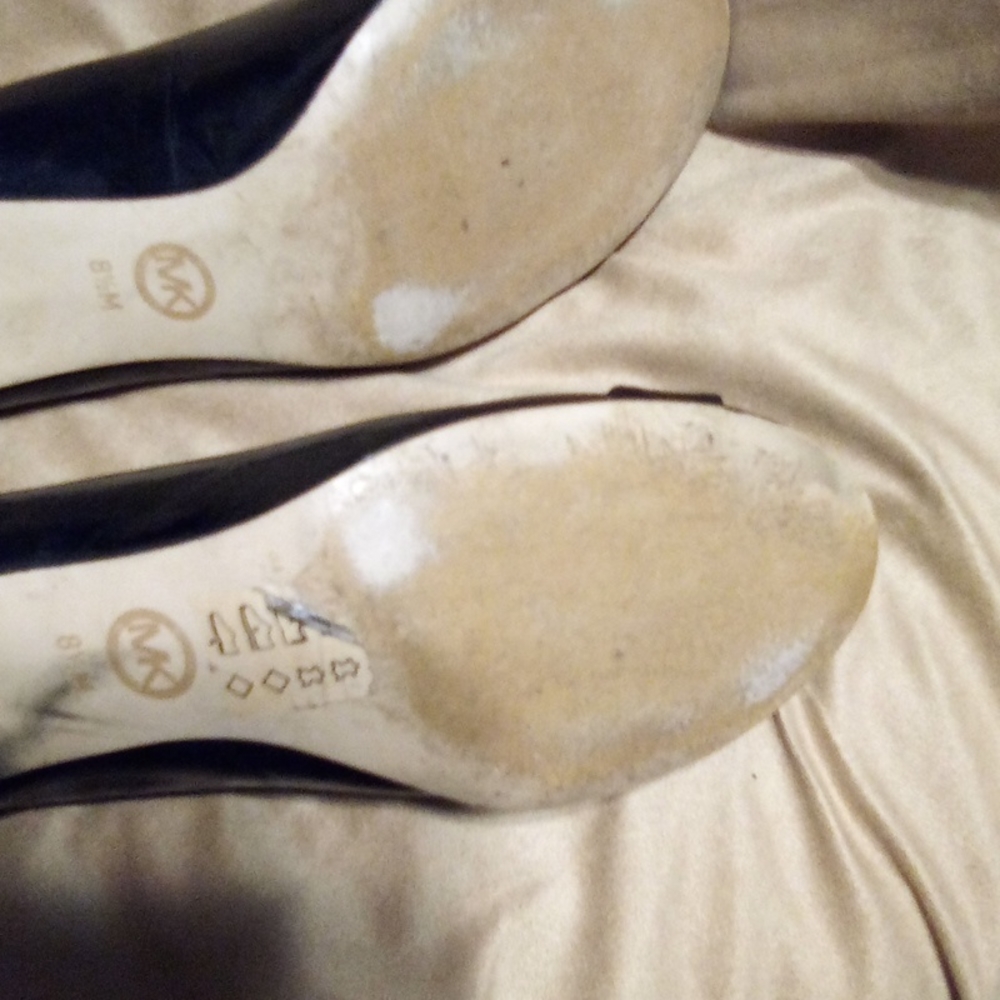 Shoes - Picture 2 of 3